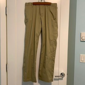 Gap khakis never worn